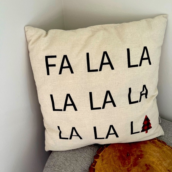 Farmhouse Christmas accent pillow - Picture 2 of 3